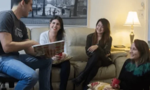 étudiants Casa Toronto residence hall