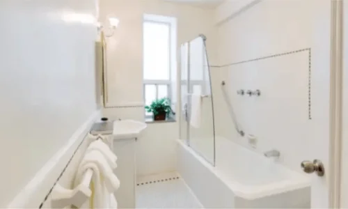 Salle de bain Casa Toronto residence hall