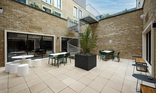 Terrasse The Spireworks Residence 18+ Oxford séjour linguistique CLC