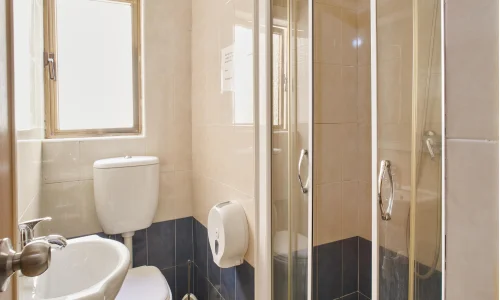 Salle de bain Maisons Partagées - St Julian's