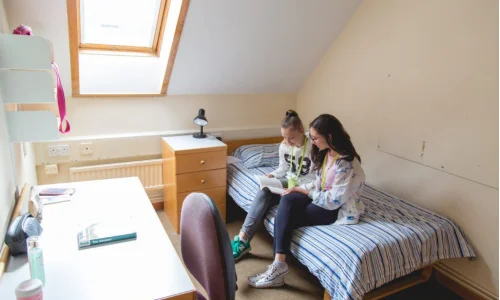 étudiates dans la chambre Oxford Brookes University