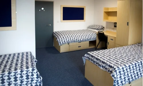 Chambre triple Résidence King Edward’s School - CLC