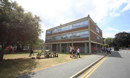 Cour Classe prépa Dublin - Ecole Alexandra College