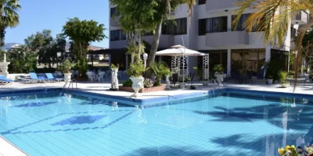 TASANIA STAR HOTEL APARTEMENT Piscine - Chypre
