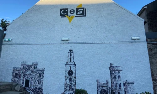extérieur  École CES à Cork