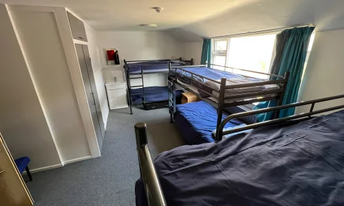 Formule séjour linguistique type summer camp près de la France