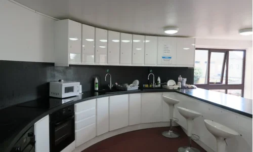 cuisine Cambridge Residence 16+ ans