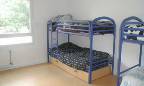 Chambre avec lits superposés au Château de St Cyran