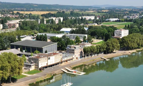 Vue aérienne du centre Omnisport Mâcon côté Saône