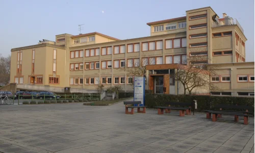 Devanture du centre omnisport de Mâcon