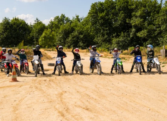 moto-groupe-enfants