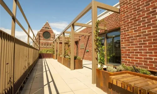 Promenade residence