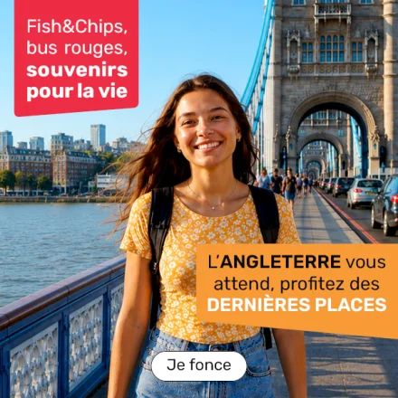 Ado avec le sourire sur Tower Bridge