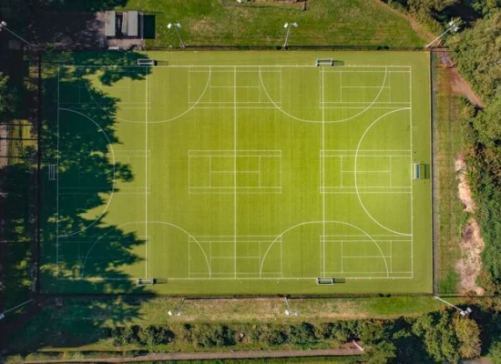 Cours d’anglais et tennis à Witley