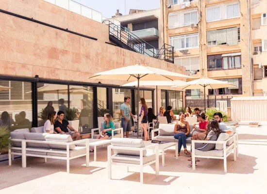 Terrasse école Enforex Barcelone