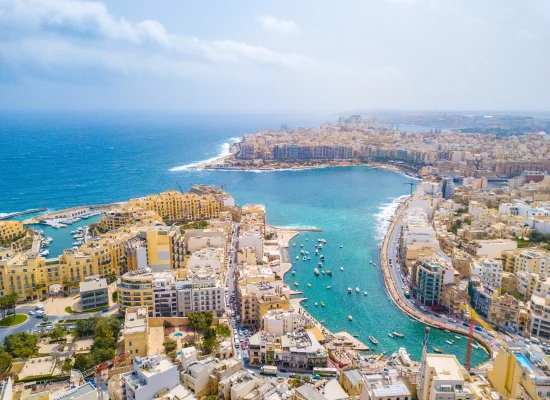 Cours d'anglais pour adultes majeurs sous le soleil de Sliema