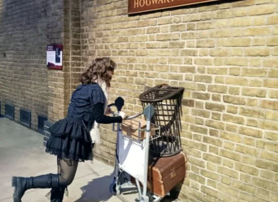 Photo avec le chariot voie 9 3/4 Harry Potter