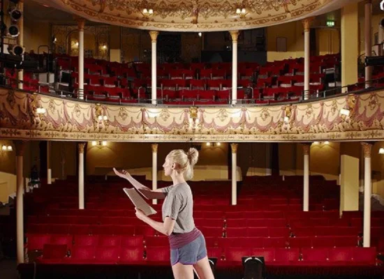 arts de la scene sejour linguistique caterham