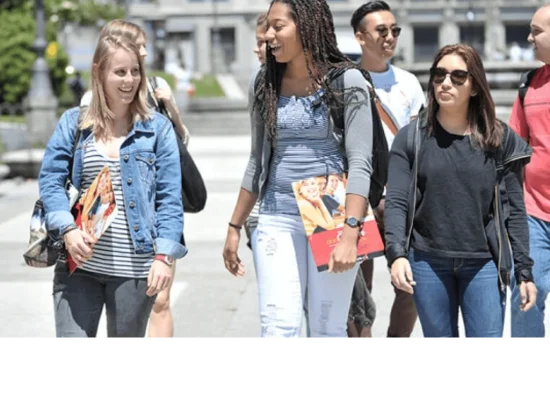 étudiants de l'école Don Quijote à Madrid