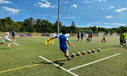 Colo anglais et football en France ados entrainement