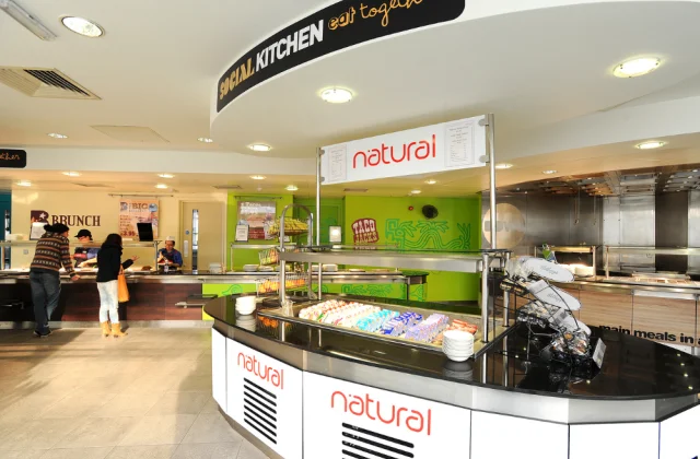sejour linguistique Londres campus Uxbridge cafétéria