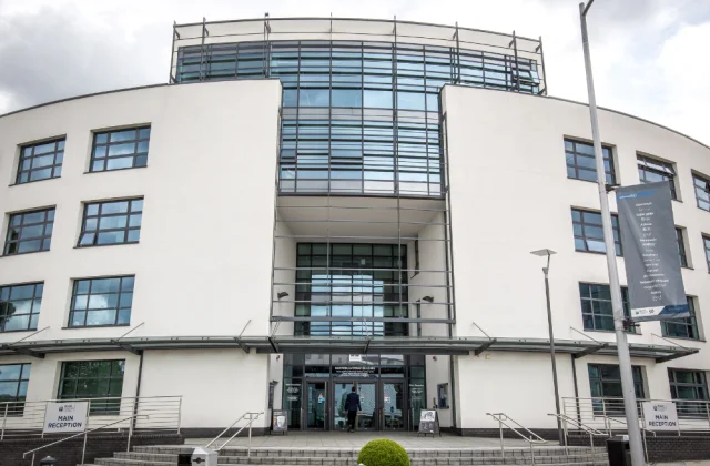 sejour linguistique Londres campus Uxbridge Nacel
