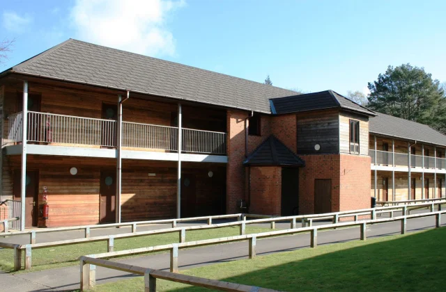 summer-camp-angleterre-nacel-Marchants-Hill