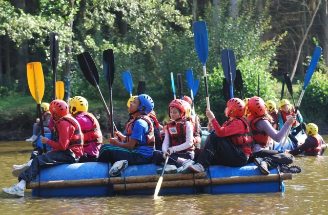 summer-camp-angleterre-nacel-activite-raft