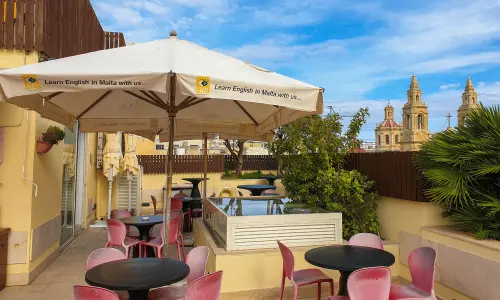 sejour linguistique nacel malte terrasse