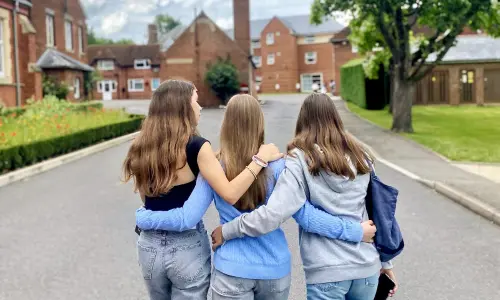 sejour-anglais-theatre-angleterre-amies