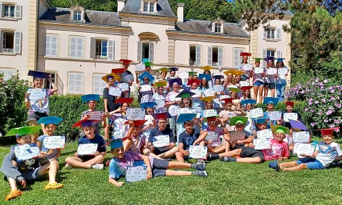 colo-american-village-chateau-aze-remise-diplome
