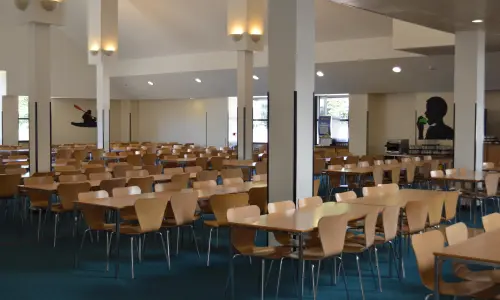 summer-camp-nacel-liddington-cantine