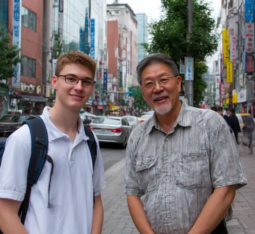 etudiant-avec-son professeur-coreen-a-seoul