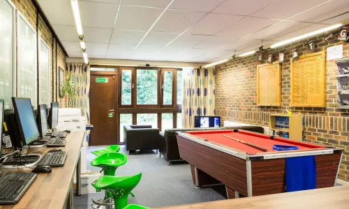 anglais et basket ascot espaces communs